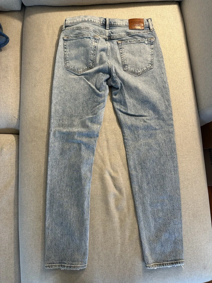 Abercrombie & Fitch Men’s Light Wash Vintage 90s Slim Fit Jeans 32x32 - Image 3 of 3