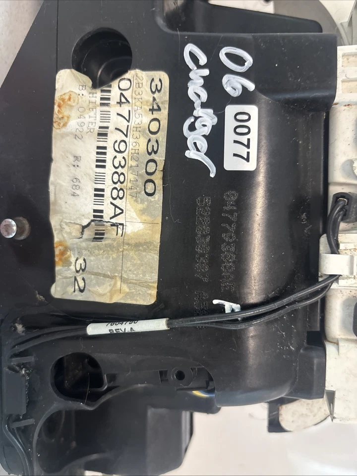 2006 Dodge Charger Shifter Assembly w/autostick 04779388AF - Image 3 of 4