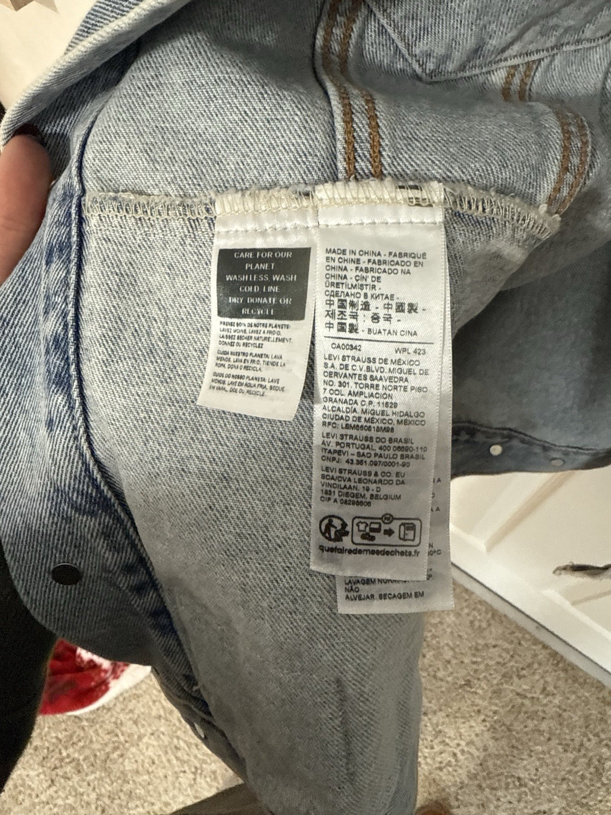 Oversized Men’s Levi’s Patchwork Denim Trucker Ja… - image 5