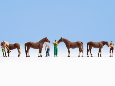 Noch 44542 – Set De 6 Figurines Chevaux Imprimées 3D – 3 Couleurs, Différentes Postures – Modélisme