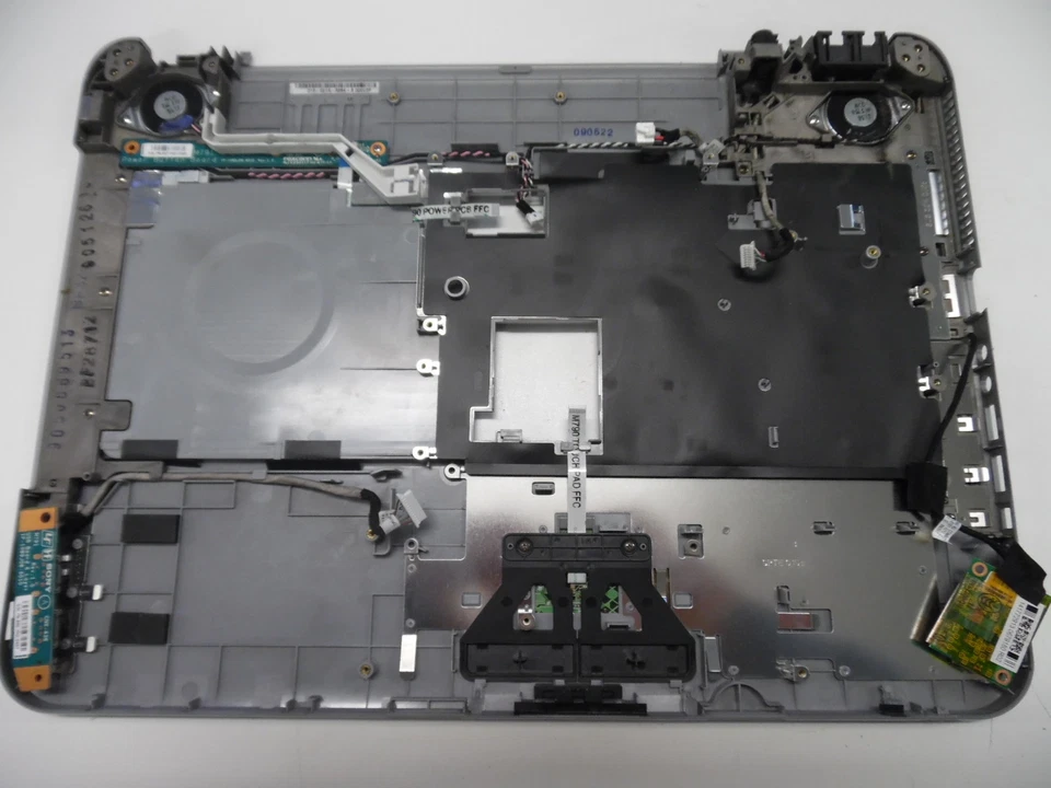 SONY VGN-NS Estuche Superior Plateado Reposamanos Sin Panel Táctil 013-021A-8954-B Foto 3 de 4