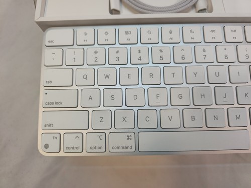 Apple Magic Keyboard A2450 - Afbeelding 2 van 6