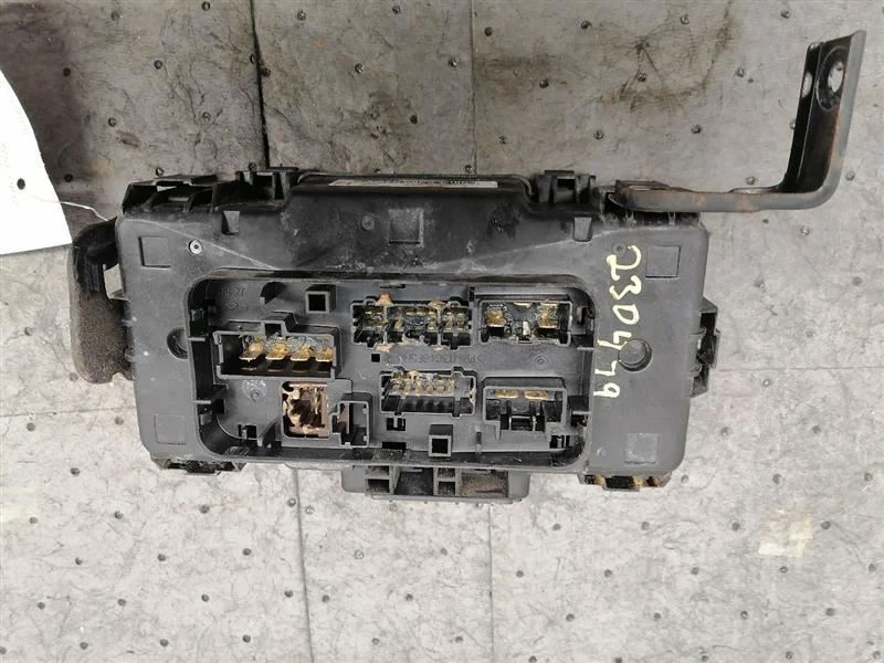 Fuse Box Engine Compartment Sc Fits 03-08 ELEMENT 1247047 - Image 4 of 4