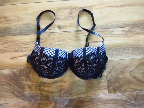 Victoria's Secret VERY SEXY Lavender & Black Lace padded Balconette Bra Size 36B
