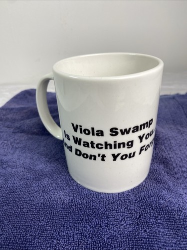 Viola Swamp ti sta guardando e non dimenticarlo illustratore. Tazza da tè caffè 1984 - Foto 3 di 8