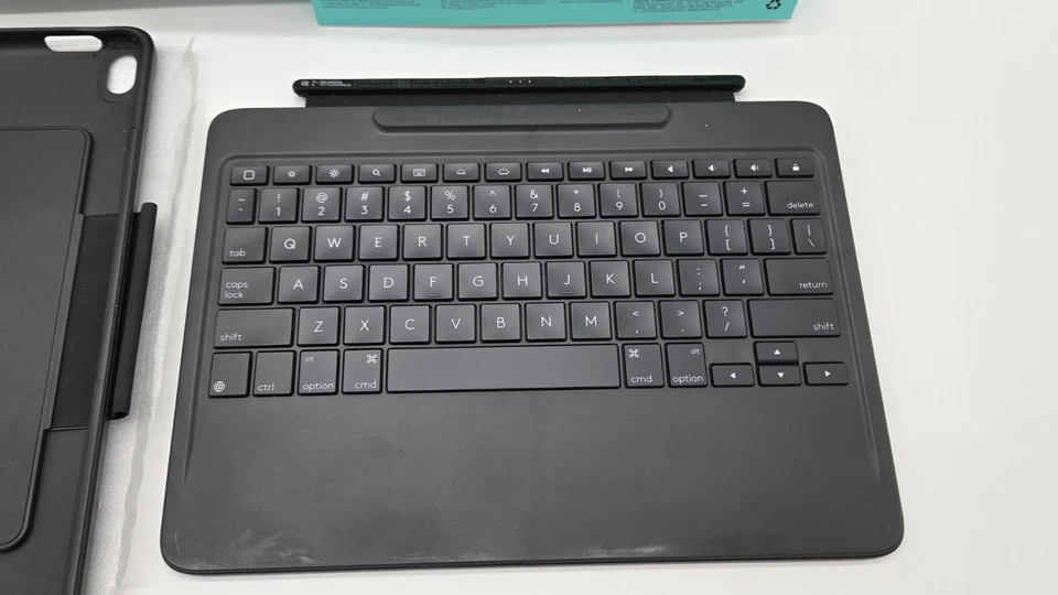 Logitech Slim Combo Estuche Bluetooth Teclado Retroiluminado para iPad Pro 10.5 Pulgadas Negro Foto 4 de 4
