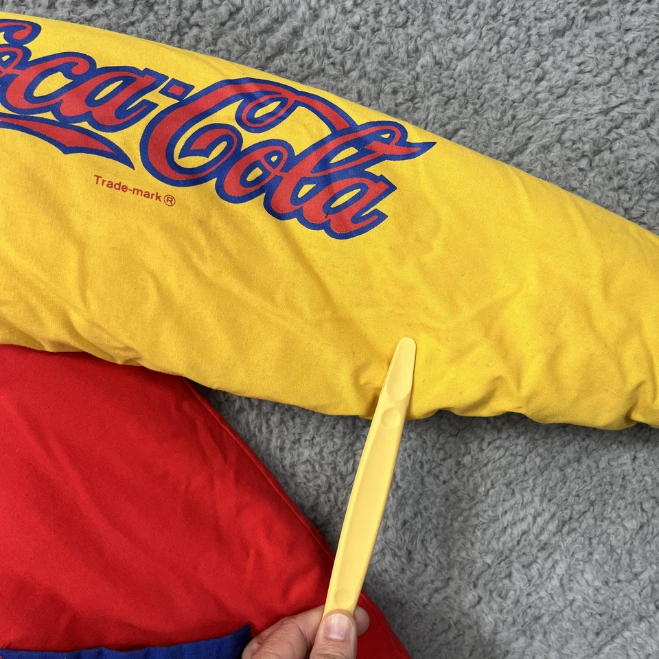 Chaqueta De Colección Coca-Cola Para Hombre Grande Roja Amarilla Bombardero Snap Equipo Ganador Años 80 Foto 2 de 4