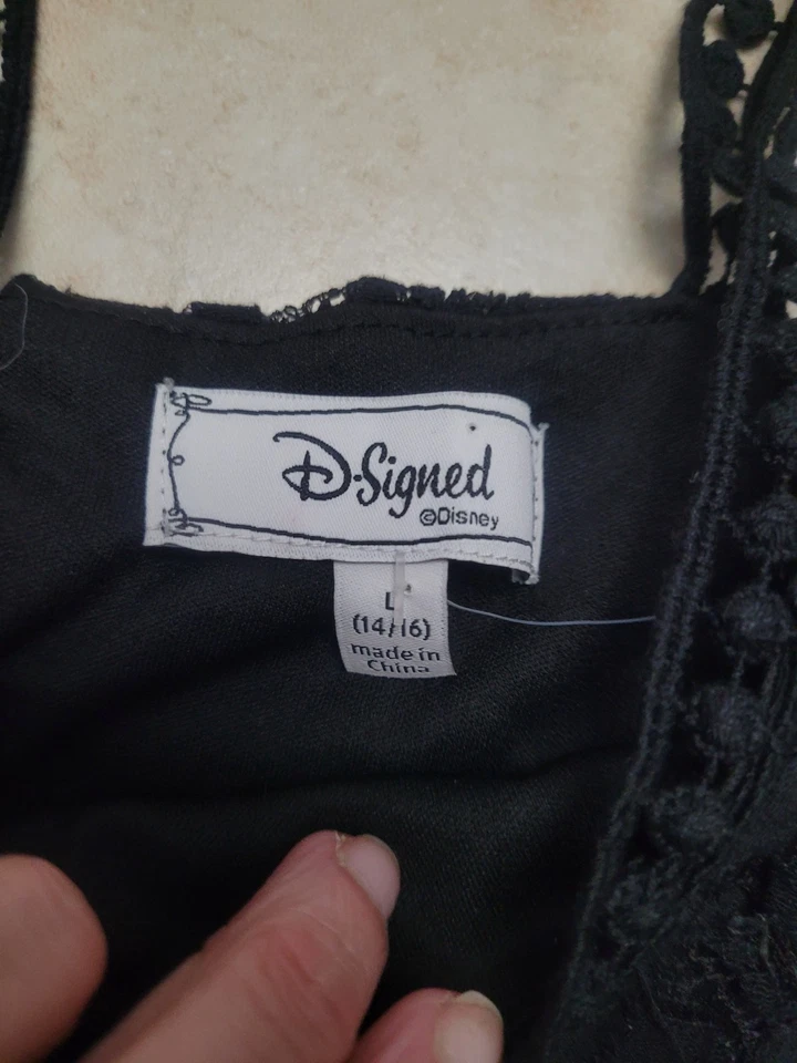 Camiseta sin mangas Disney Descendants 2 niñas camisa negra grande NUEVA camiseta sin mangas con volantes de encaje Foto 3 de 4