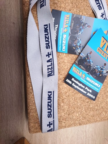 Rizzla Suzuki cordino sopra collo carta d'identità o portachiavi super moto 2003 - Foto 3 di 6