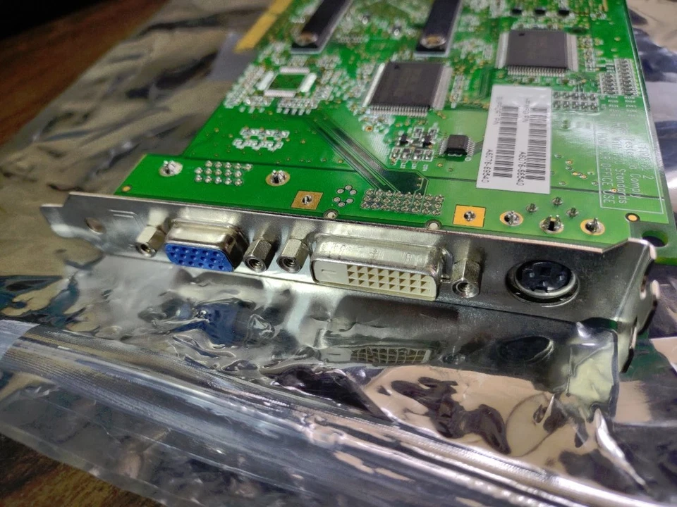 ATI Fire GL2 AGP 64MB  T3 AGP Video Card - Image 3 of 4