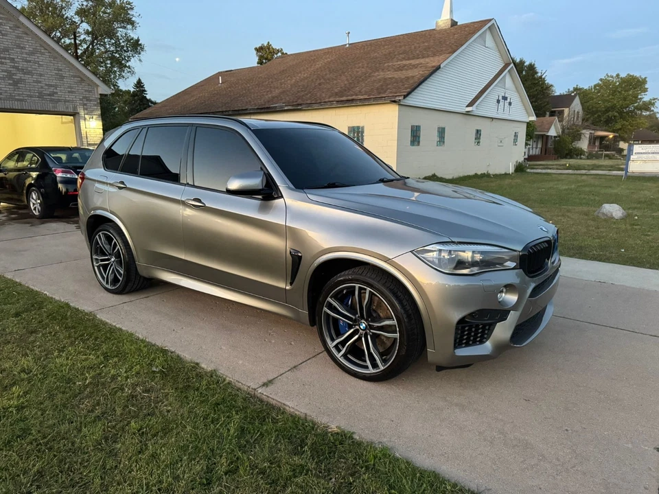 2016 BMW X5 M * EXECUTIVE PKG * MERINO LEATHER * CARBON FIBER INTERIOR - Image 3 of 4