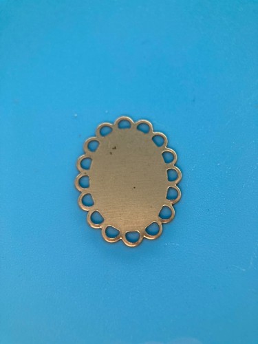Brass Filigree - Small Flat Oval - 22x17mm - 25 Pieces - Picture 2 of 7
