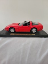 diecast 1/18 Maisto 1992 Corvette ZR-1 Red With Platform