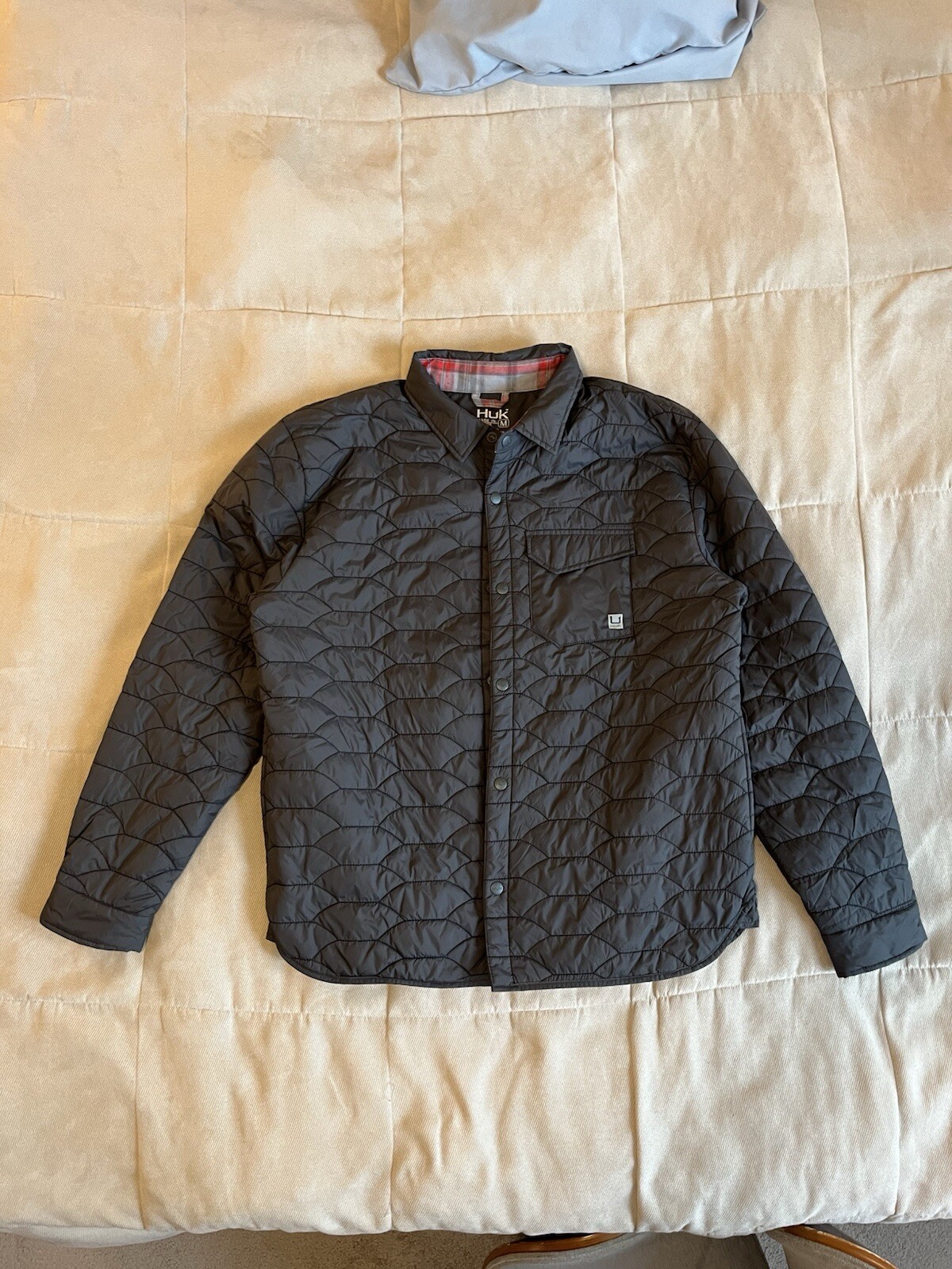 HUK scale quilt button Down jacket medium - image 1