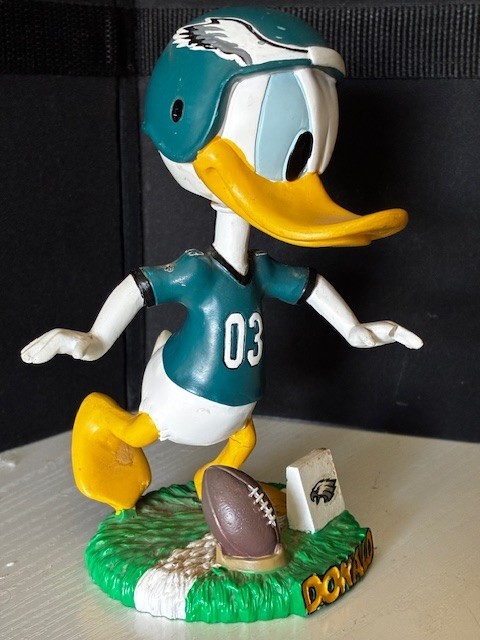 bobblehead Donald Duck place kicker for Eagles