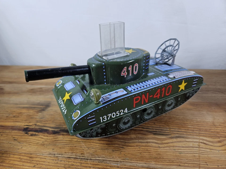 FRANCE-JOUET FJ TIN TANK EVK/PN-410 WITH BOX NO KEY UNTESTED ONE BULLET - Image 4 of 4