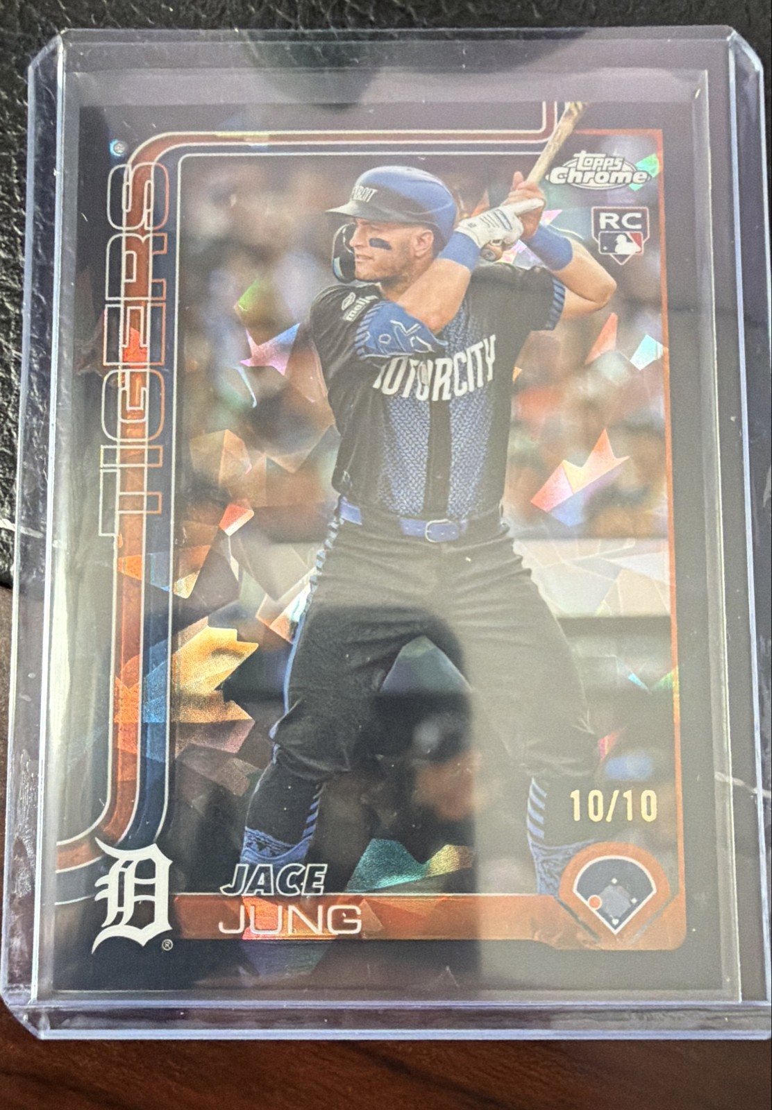 2025 Topps Chrome Sapphire - Jace Jung #225 Black Geometric Refractor /10 (RC)
