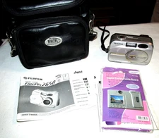 Fujifilm FinePix 2650 2.0MP Digital Camera Works No XD Card