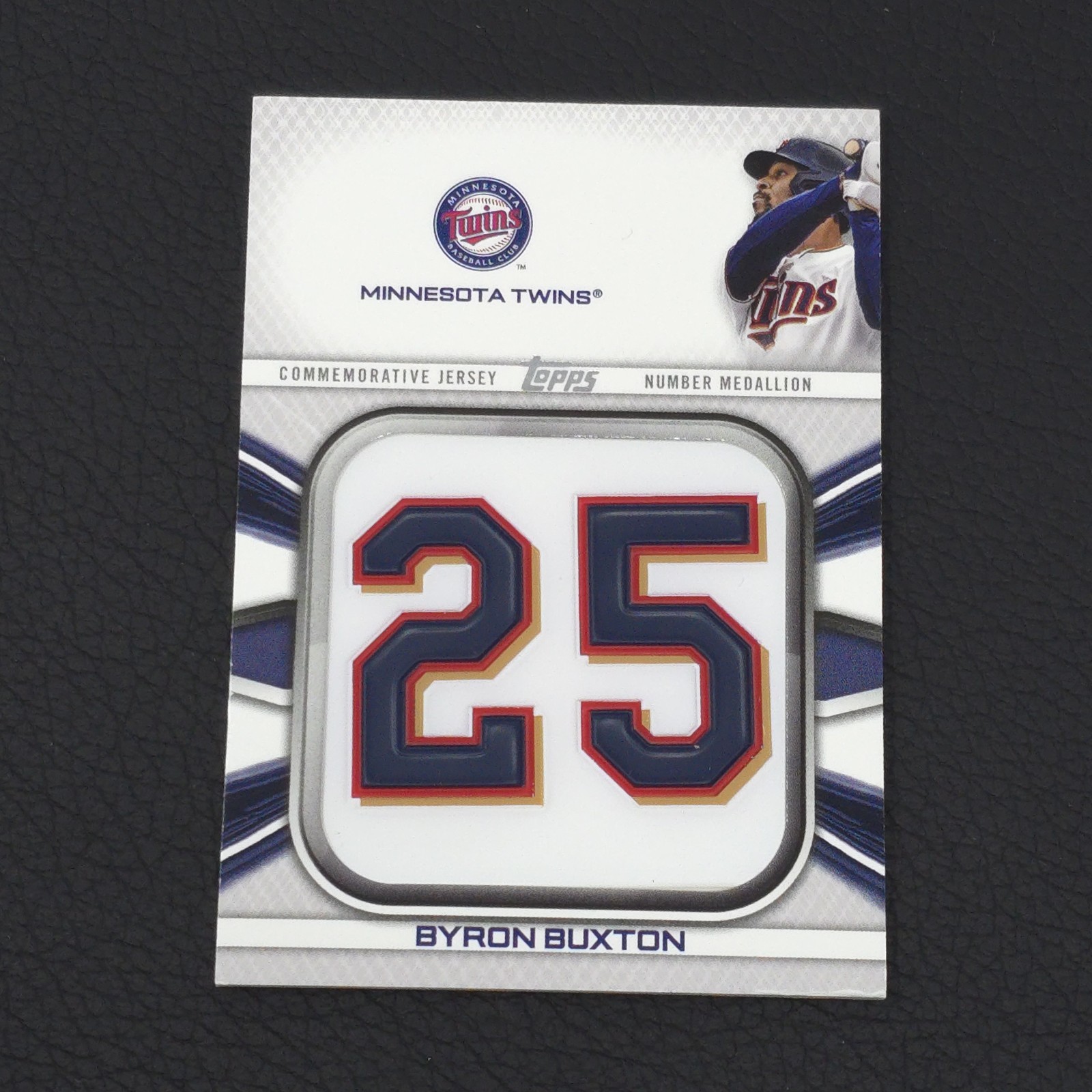 Byron Buxton 2022 Topps JNM-BBU Player Jersey Number Medallion Relic Twins