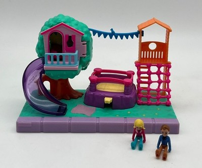 Mattel Polly Pocket GTM67 Pollyville Spielplatz-Abenteuer - mit 2 Figuren
