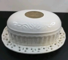 THL White Ceramic French Style Oval Covered Butter Dish Keeper