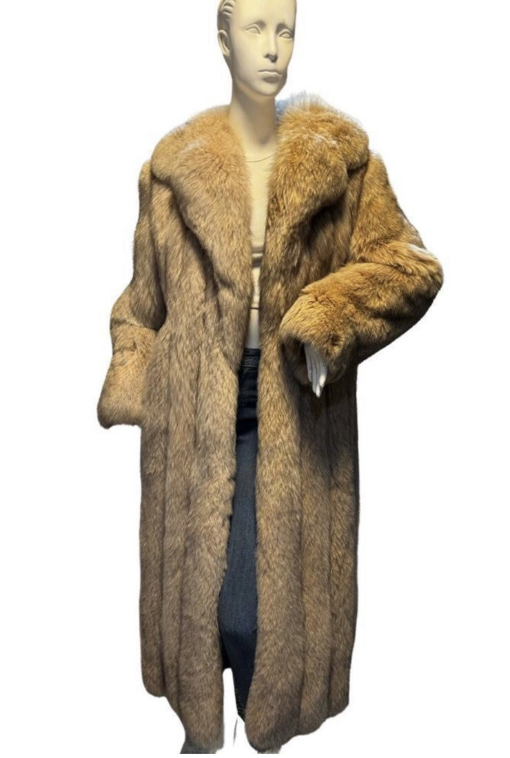 100 Fox Fur Coat (Full Length) Great Condition Gem