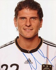 Mario Gómez Autograph