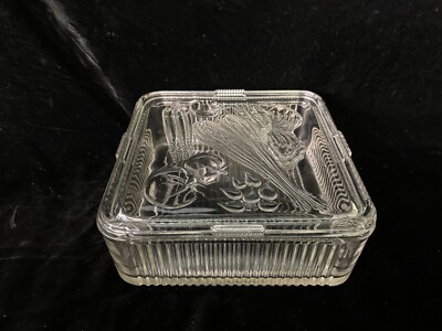 Unmarked Ribbed Glass 8-1/2'' Square Refrigerator Dish w/Vegetable Lid