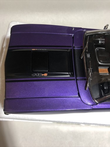 1970 Plymouth Road Runner INVIOLET w/ black interior GMP - Picture 6 of 12