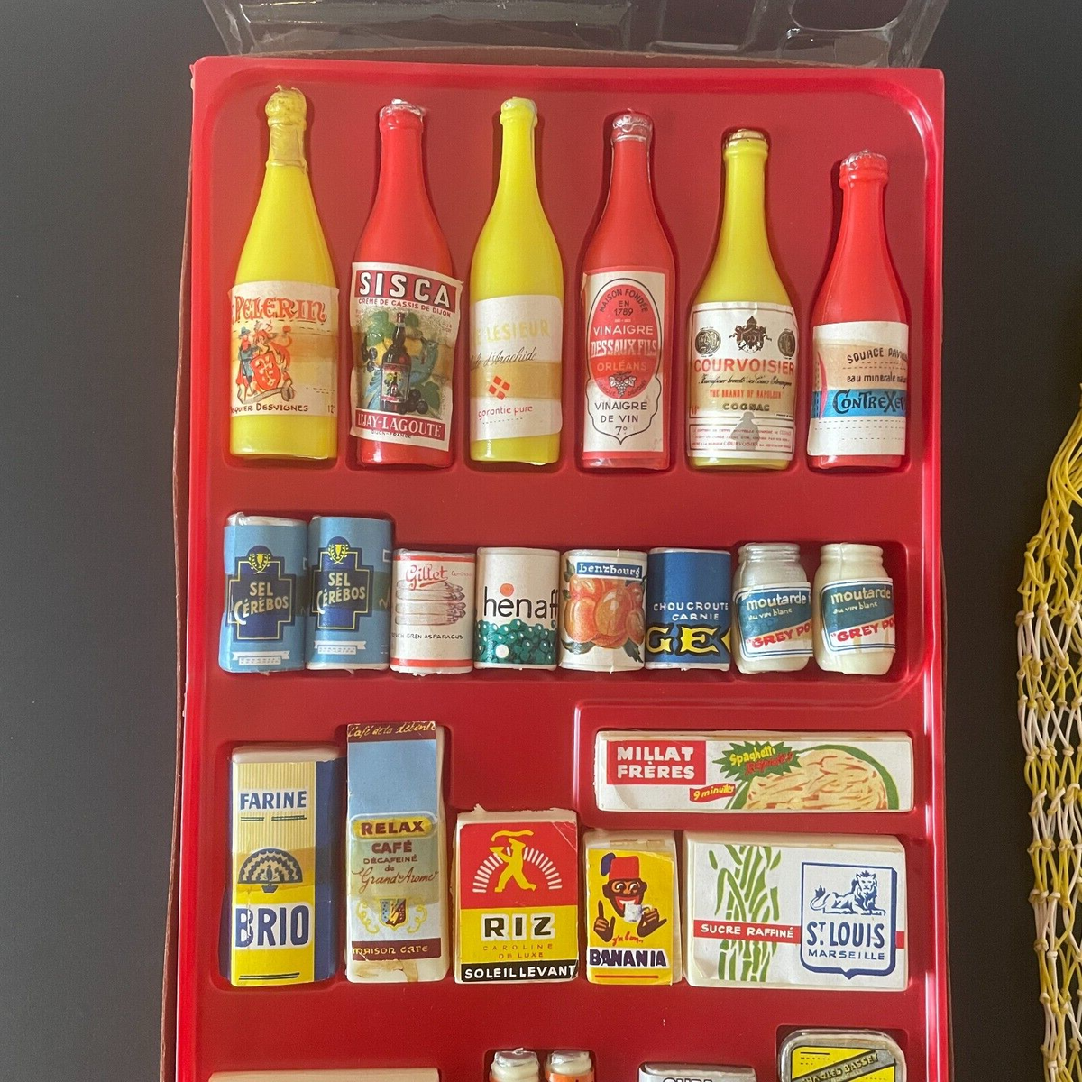 Jouet Ancien - Épicerie Vintage DOLLY ? - Présentoir 34 Pièces Factices - France