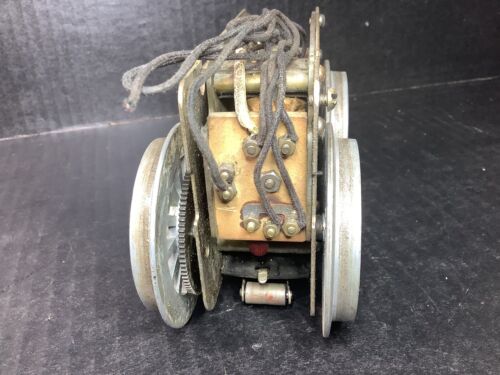 Lionel, Standard Gauge Super Motor with E-unit Out Of 318E ( Working needs Lube) - Picture 5 of 6