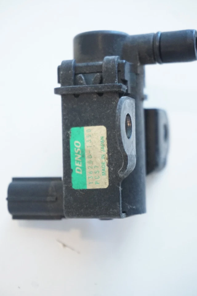 Sensor EVAP de purga colector de admisión Acura Integra 1994-2001 OEM Foto 3 de 4