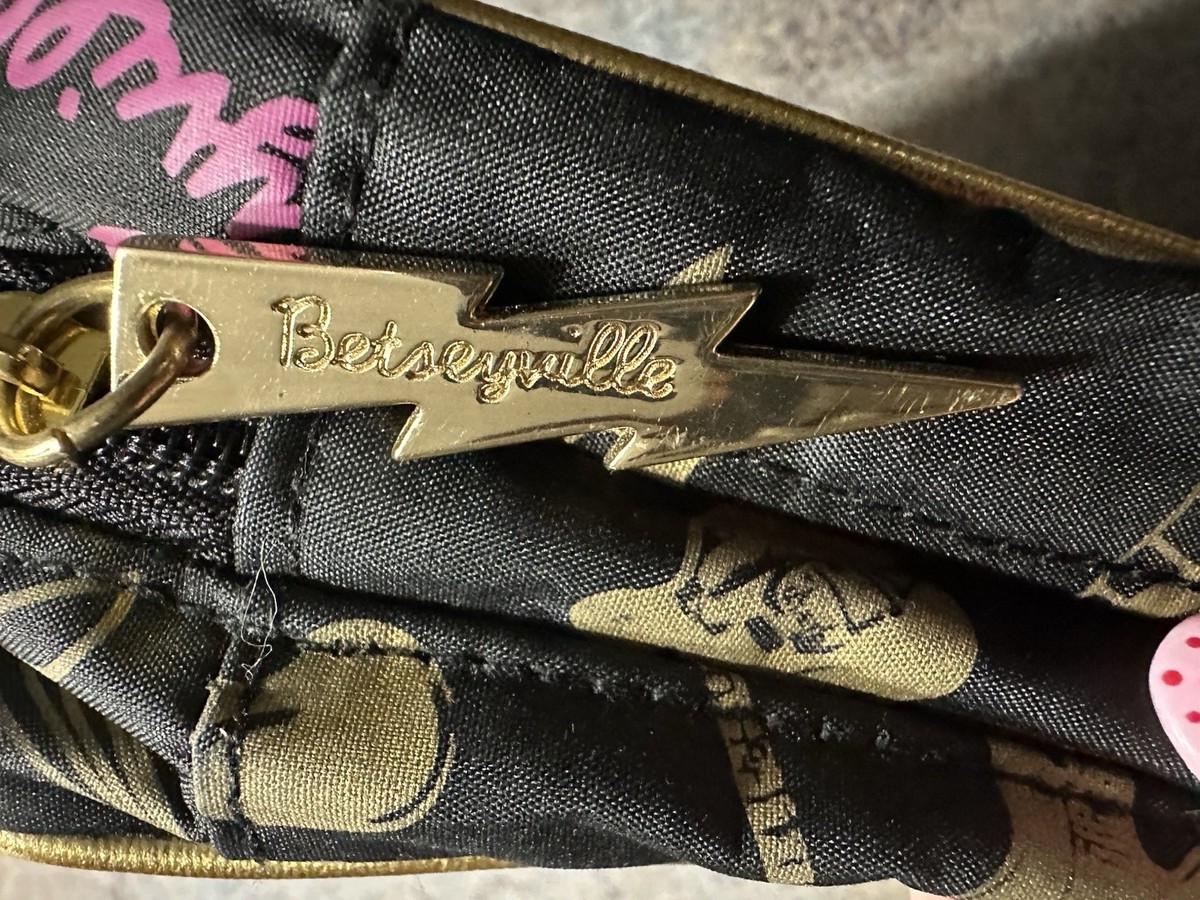 Betseyville Betsy Johnson Cosmetic Makeup Travel Bag Black Gold