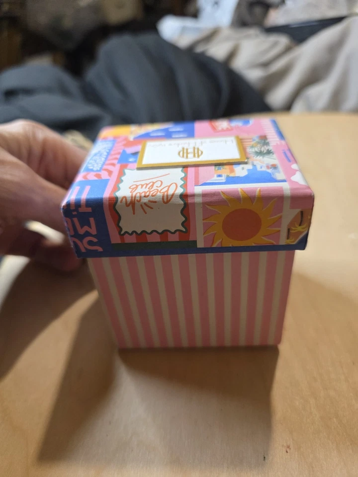 Brincos arco de zircônia cúbica House of Harlow 1960 - Imagem 3 de 4