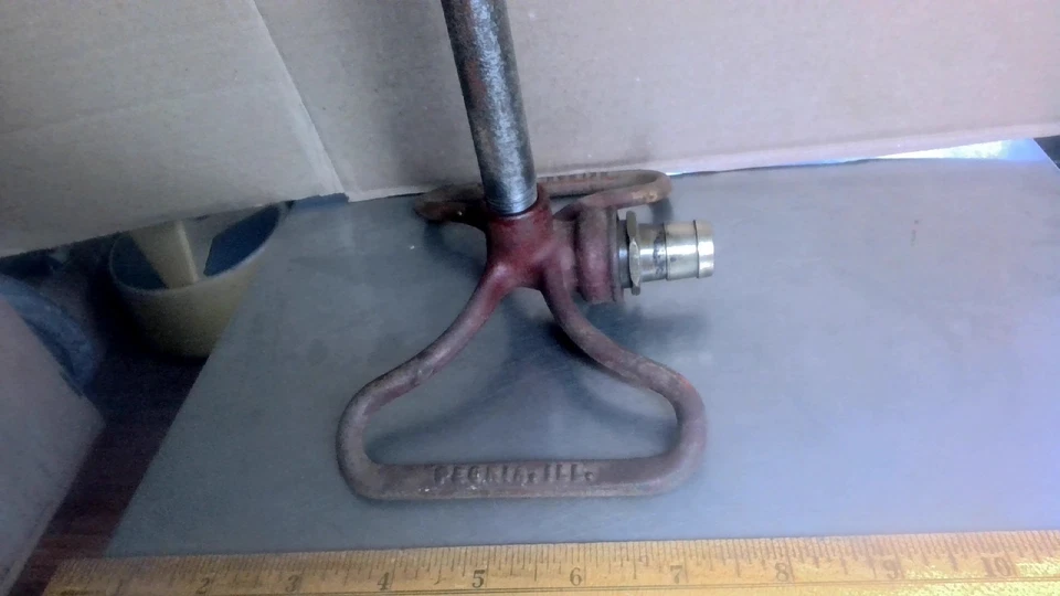 Base de ferro fundido década de 1920 giratória latão sólido Nelson Peoria IL SPRINKLER gramado jardim - Imagem 3 de 4