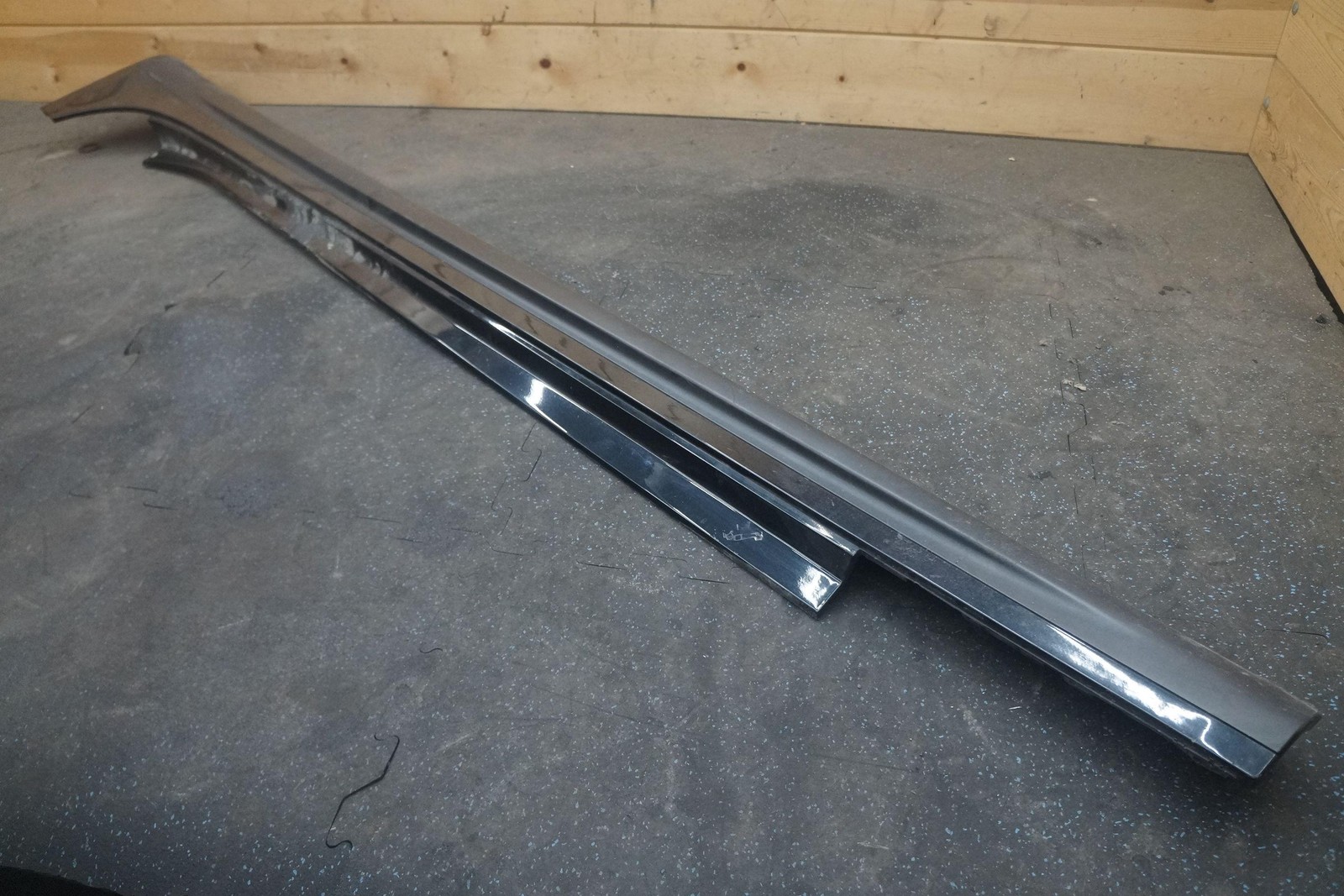 Left Driver Rocker Side Skirt Trim Molding (229519) 673002659 Maserati Ghibli
