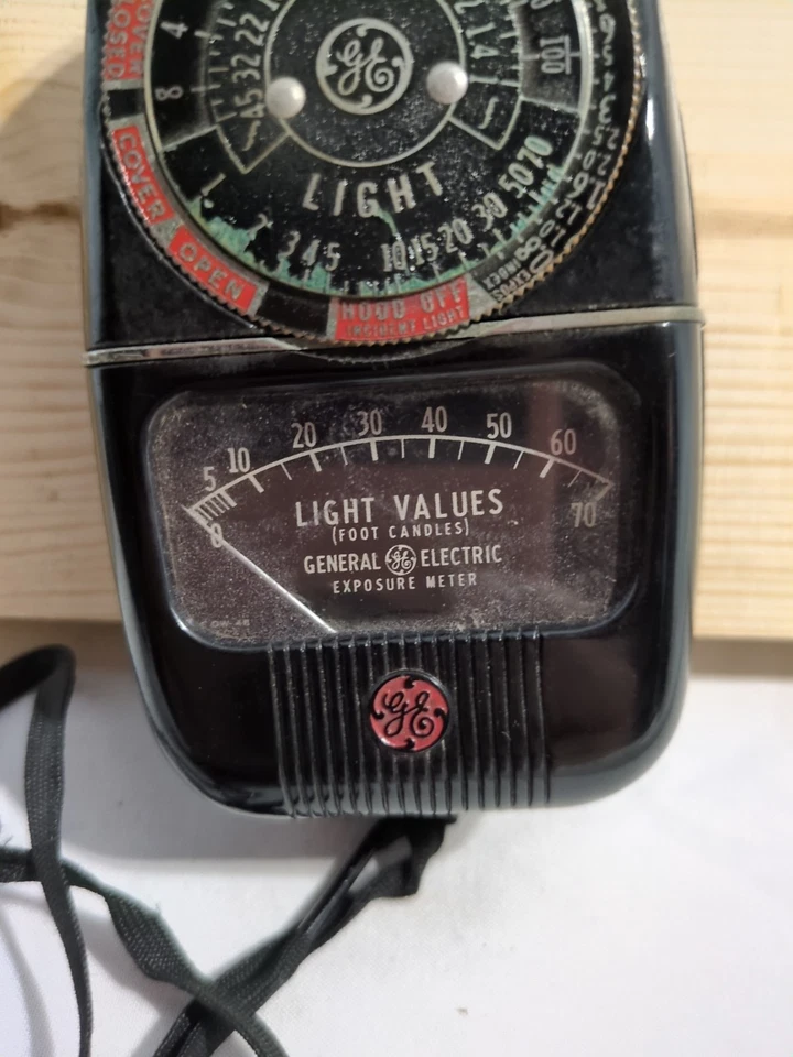 Vintage General Electric (GE) exposure meter, Model DW-48. Leather Case. 1950's - Image 4 of 4