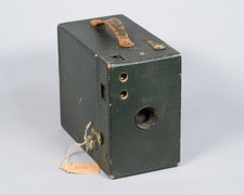 Kodak Rainbow Hawk Eye No. 2 Model B dark green vintage box camera functional