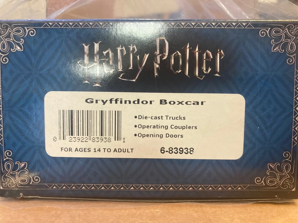 Lionel 83938 Hogwarts Gryffindor Boxcar New in Box - Image 3 of 3