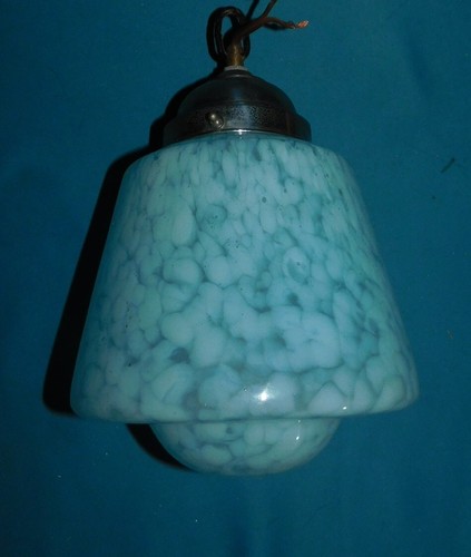 ANCIENNE SUSPENSION LUSTRE . GLOBE EN VERRE CLICHY BLEU . ø 18cm