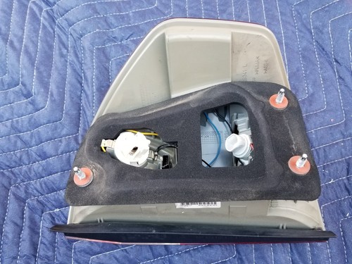 BMW E83 X3 LCI OEM LED /Incandescent Left Driver Tail light Assembly 2007-2010 - Picture 13 of 13