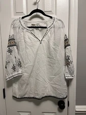 Women’s Collections Etc Wht Embroidered Split V-Neck & 3/4 Bell Sleeve Top XL