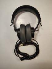 Sony MDR-7506 Studio Monitor Headphones In Great Condition With New Ear Pads