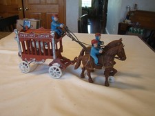 Vtg Cast Iron Toy Overland Circus Horse Drawn Circus Wagon w/ 3 Men  Bear A 
