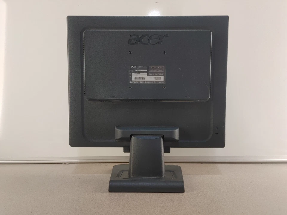 Acer AL1716 5:4 17inch LCD Monitor VGA Only Black Fair Condition - Image 3 of 4