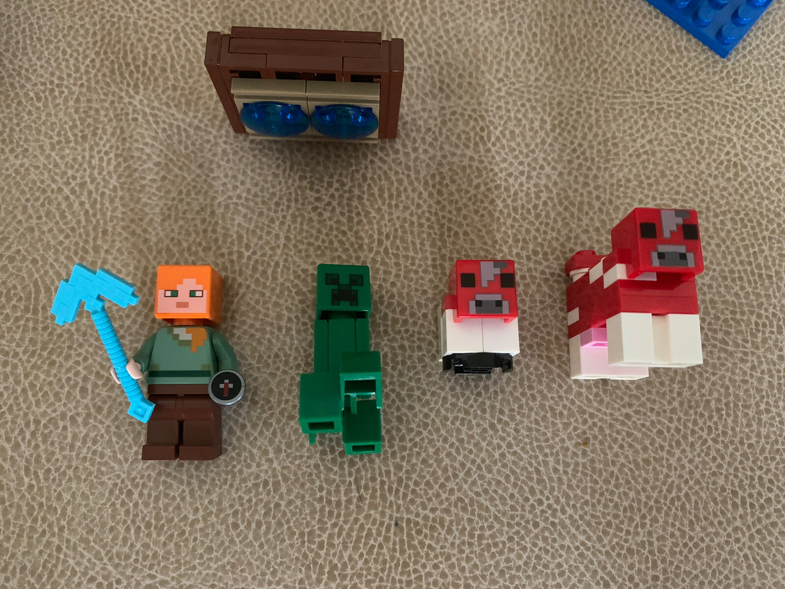 lego-21129-minecraft-the-mushroom-island-with-mini-figures-99