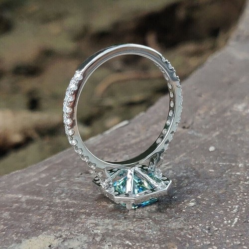 Gorgeous 6 ct Lab Created Blue Diamond Ring With White Accents VVS1 AAA 925 - Picture 3 of 4