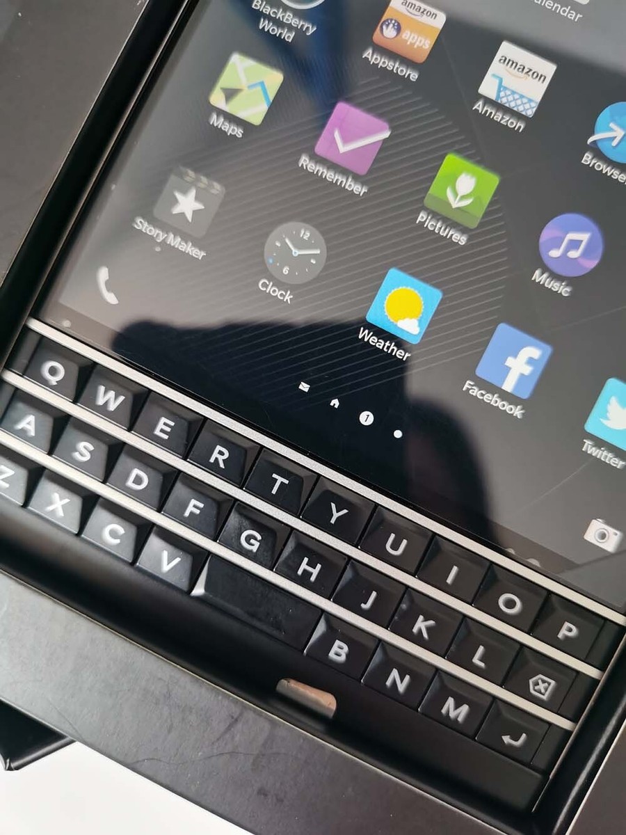 BlackBerry Passport Q30 32GB 13MP Smartphone QWERTY Quad-core 4G SQW100-1 (Aperto Ma Mai Usato)