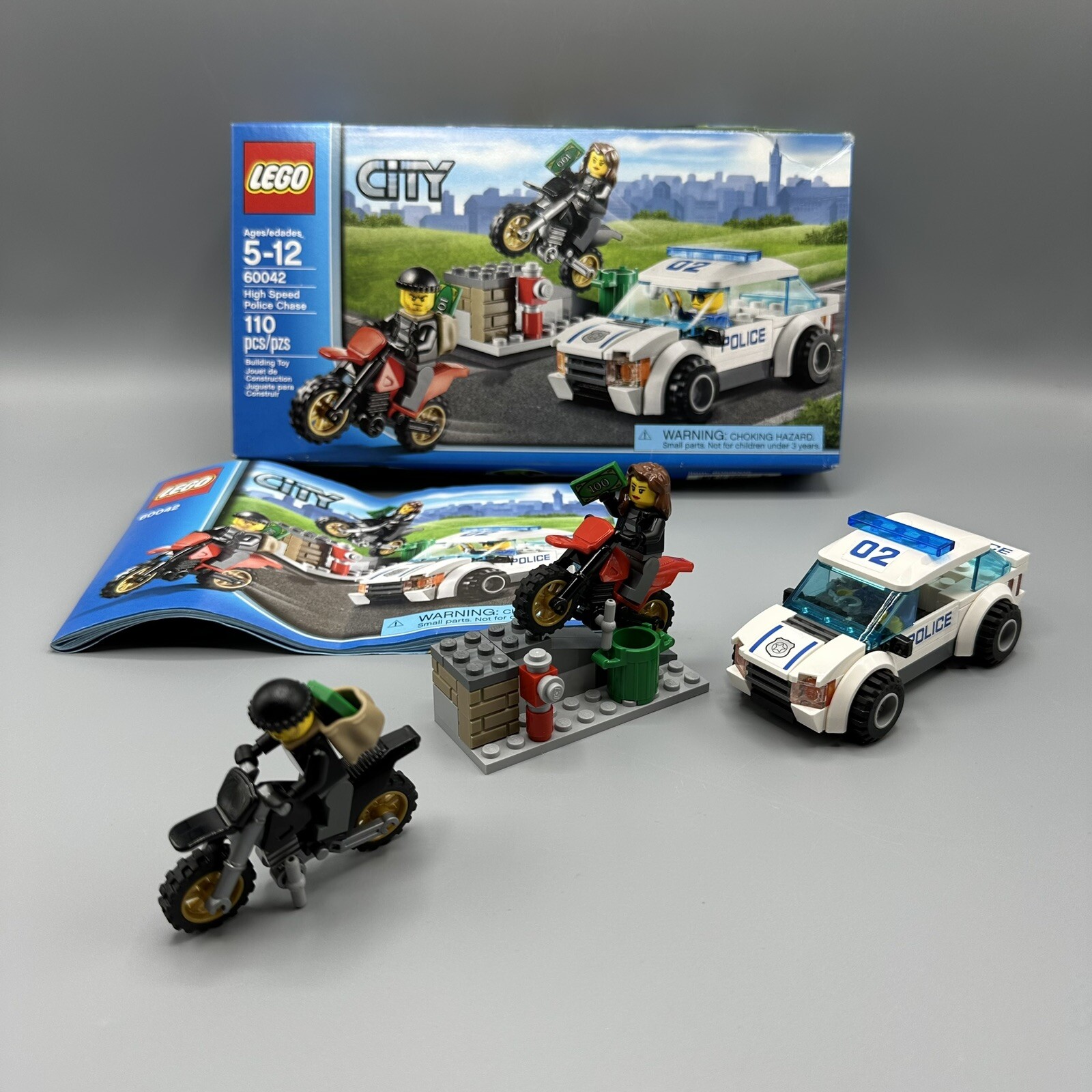 LEGO City 60042 High Speed Police Chase Complete with Minifigures Manual & Box