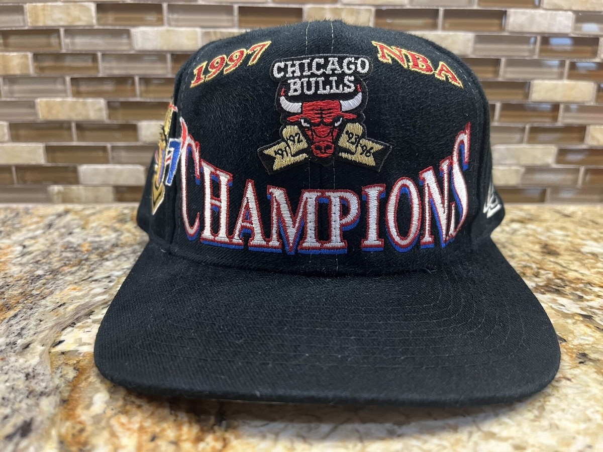 VTG 1997 NBA Chicago Bulls Cap Champions Locker Room Logo Athletic